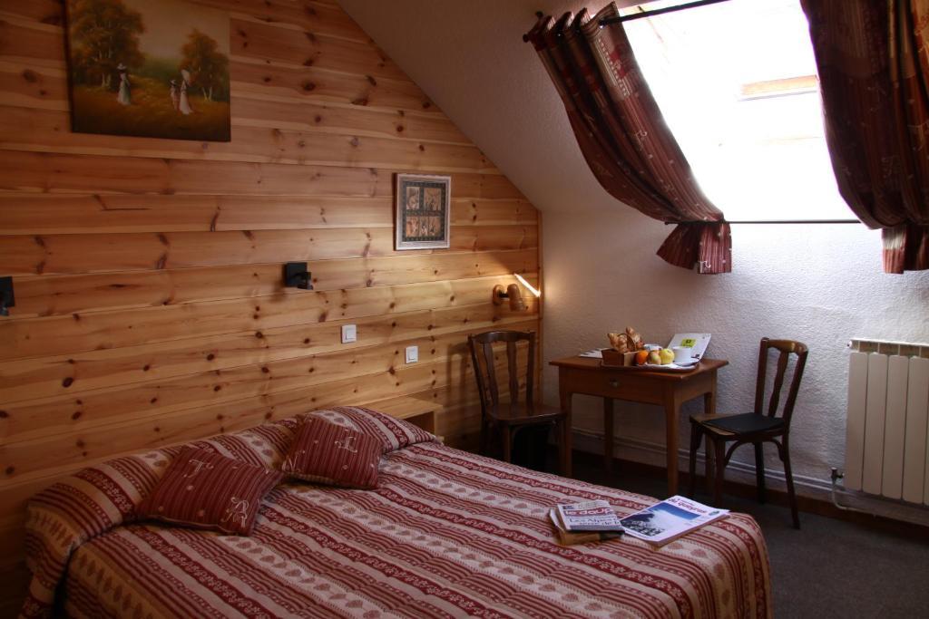 Hotel Le Chamois Logis Molines-en-Queyras Habitación foto